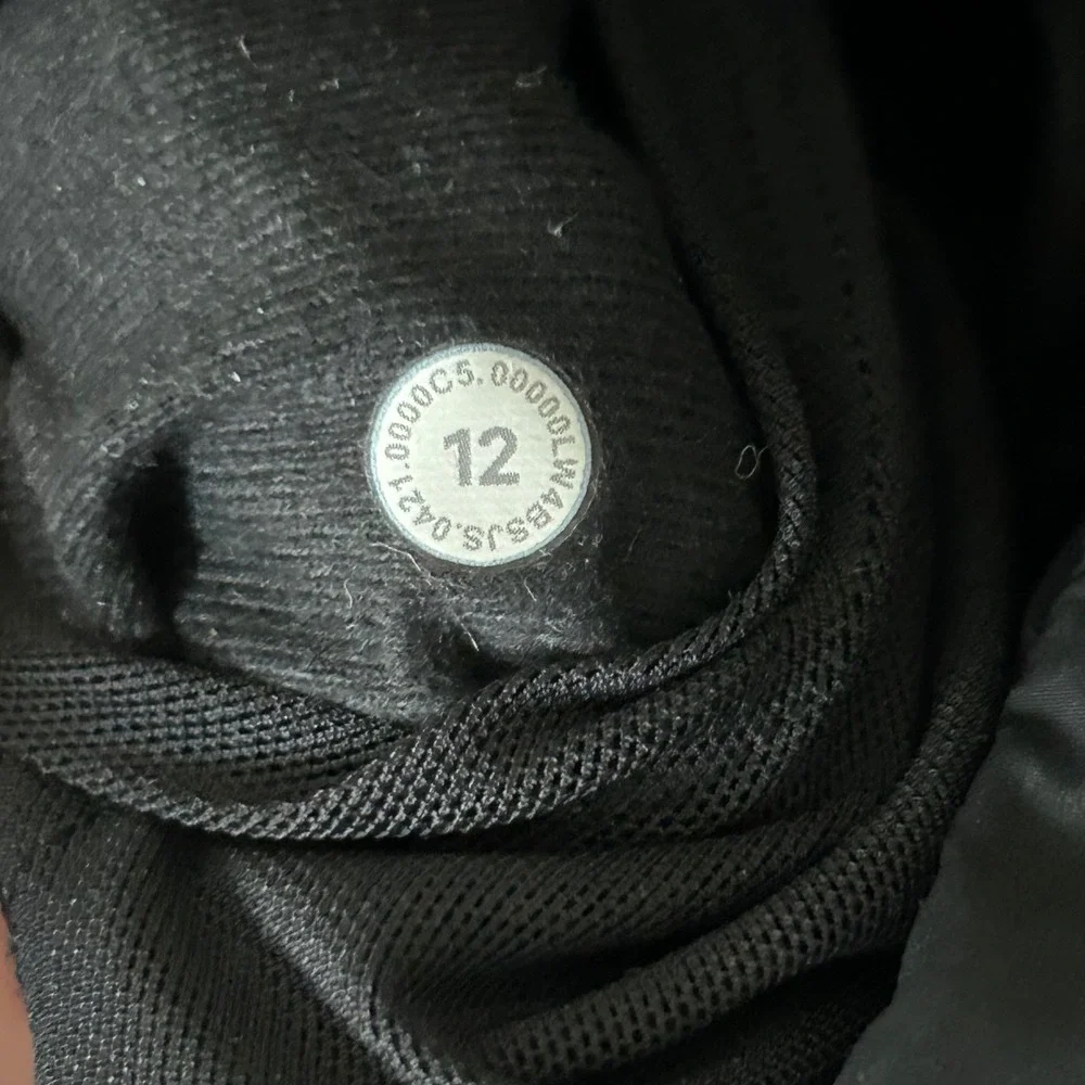 Lululemon Down Jacket Puffer Coat in Black 600 Fill Goose Down Size 12